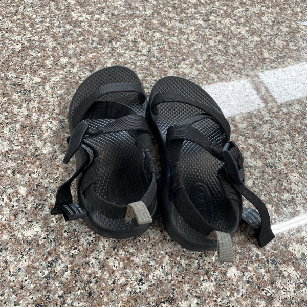 KIDS CHACOS ALL BLACK 1