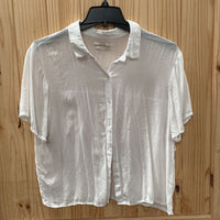 WOMENS PULL&BEAR WHITE BUTTON UP L