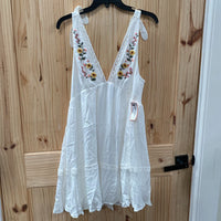 WOMENS FOREVER21 WHITE EMBR. FLOWERS L