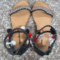 HOT KISS SANDALS WITH POM POMS 8.5