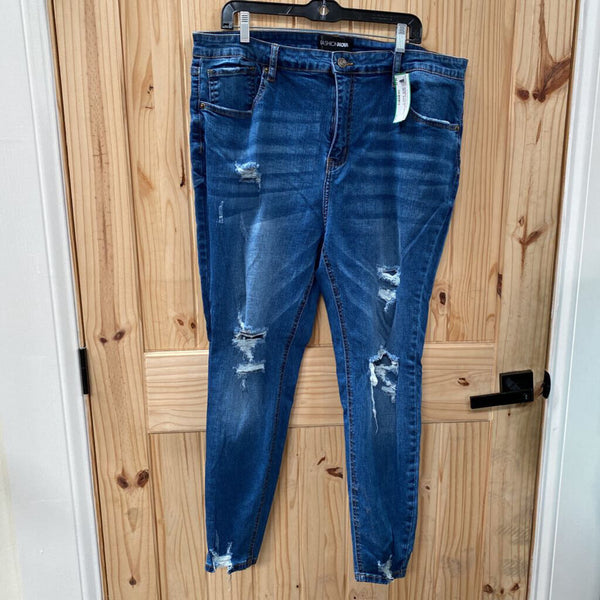 WOMENS FASHION NOVA DISTR. JEANS 18