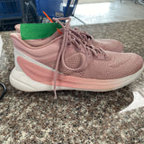 WOMENS LULULEMON MAUVE/WHITE/PINK SHOES 7.5 LIKE NEW