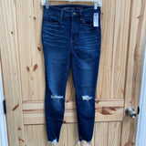 WOMENS AMERICAN EAGLE DK DENIM DIST. JEANS 4