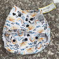 STOUT HOUSE CLOTH DIAPER W/O INSERT W/SUN/RAINBOWS/HEARTS