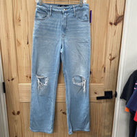 WOMENS HOLLISTER LT DENIM DIST. JEANS 7