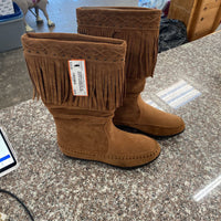 WOMENS RAMPAGE TAN BOOTS W/FRINGE 8M NEW