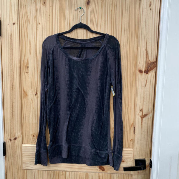 WOMENS LULULEMON LS SHIRT GREY/BLK SIZE UNKNOWN