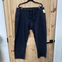 MENS LULULEMON BLACK PANTS 38