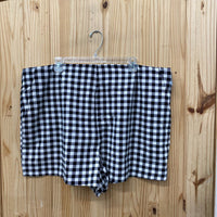 WOMENS TORRID X MARILYN MONROE BLK/WHITE CHECKERED SHORTS 3 NWT