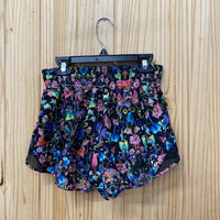 WOMENS LULULEMON BLK FLORAL SHORTS 4