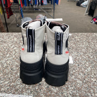 WOMENS PALLADIUM REVOLT HI TX STAR WHITE/BLK BOOTS 10