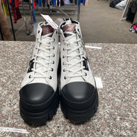 WOMENS PALLADIUM REVOLT HI TX STAR WHITE/BLK BOOTS 9.5