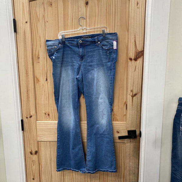 WOMENS TORRID LT DENIM JEANS 18R