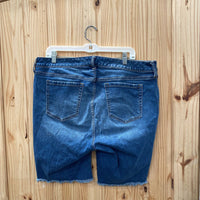 WOMENS TORRID DENIM JEAN SHORTS 18