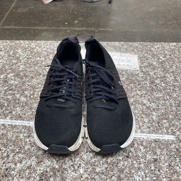 MENS ON BLK/WHITE/GREY SHOES 10