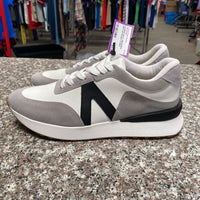 WOMENS NOVA SNEAKERS GREY/WHITE/BLK 10 NEW