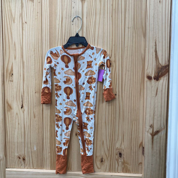 BOYS RUST/WHITE SLEEPER W/TEDDY BEAR/CLOUDS/STARS 6/12M