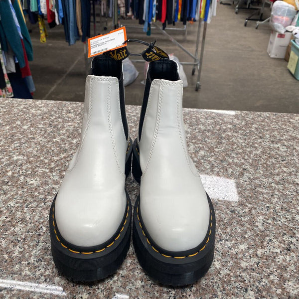 WOMENS DOC MARTENS WHITE BOOTS 6