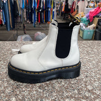 WOMENS DOC MARTENS WHITE BOOTS 6