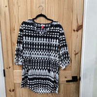 WOMENS BLK/WHITE CASUAL TOP S