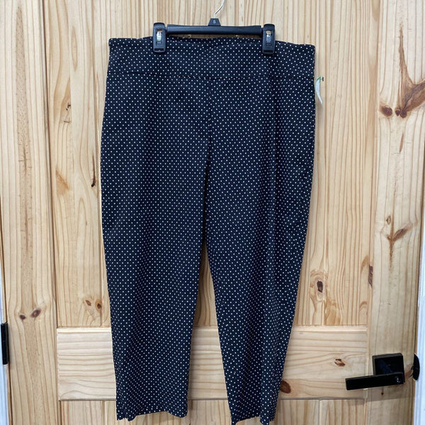 WOMENS JUST BE BLK CAPRIS W/WHITE DOTS 1X