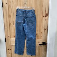 WOMENS OLD NAVY DENIM DIST. JEANS 8