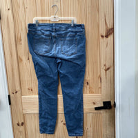 WOMENS TORRID DENIM DIST. JEANS 18R