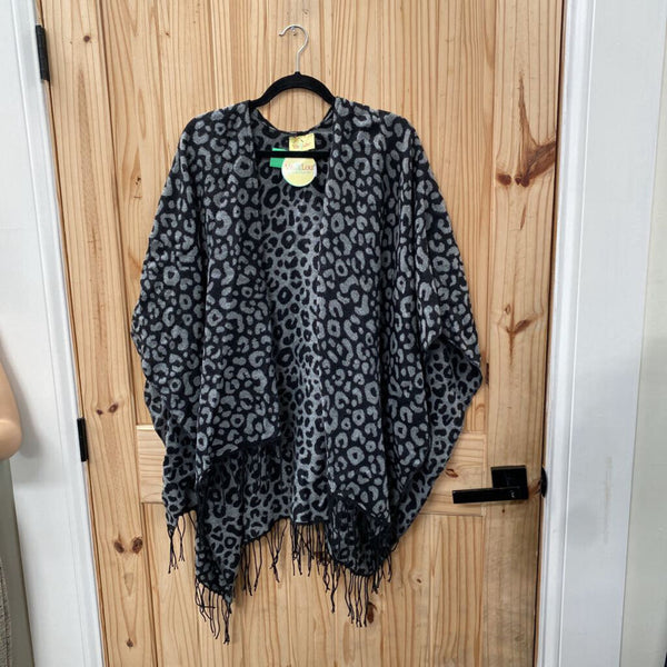WOMENS VIV & LOU GREY/BLK LEOPARD SWEATER SHAW ONE SIZE NWT