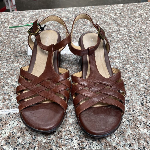 WOMENS MICHELLE D BROWN DANDALS 7.5