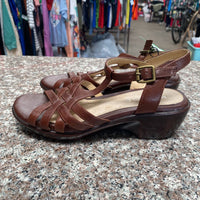 WOMENS MICHELLE D BROWN DANDALS 7.5