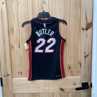BOYS NIKE MIAMI #22 BUTLER JERSEY BLK/RED/WHITE/YELLOW S 8 NWT