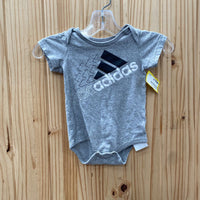 BOYS ADIDAS ONESIE GREY/WHITE/BLK 12M