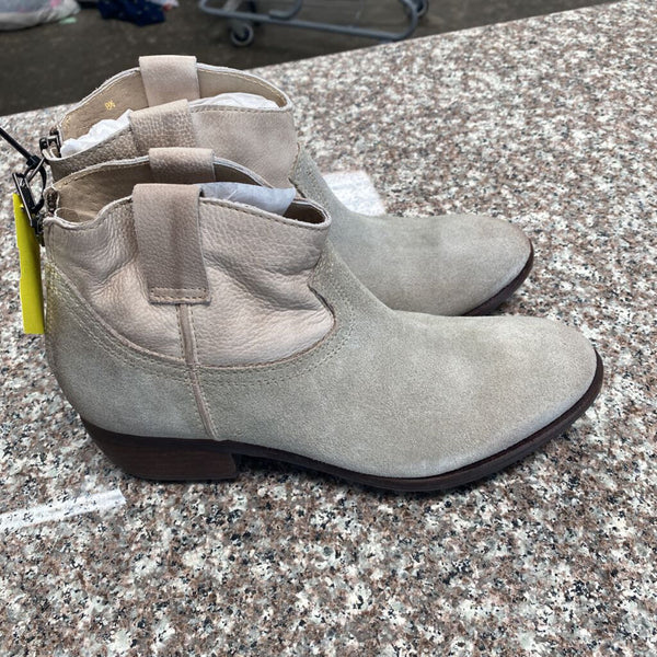 WOMENS STEVE MADDEN LT GREY ANKLE BOOTS 8 1/2