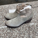 WOMENS STEVE MADDEN LT GREY ANKLE BOOTS 8 1/2