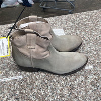 WOMENS STEVE MADDEN LT GREY ANKLE BOOTS 8