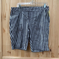 WOMENS TIME & TRU BLK/WHITE CHECKERED BERMUDA SHORTS L
