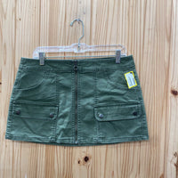 WOMENS NO BOUNDARIES OLIVE GREEN SKIRT M