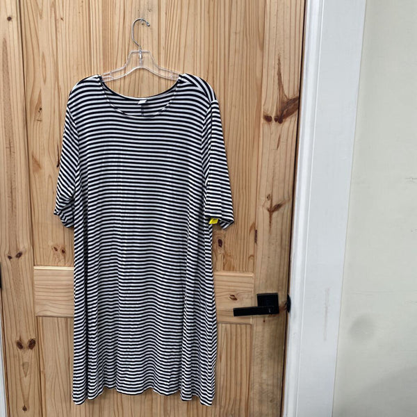 WOMENS OLD NAVY BLK/WHITE STRIPE DRESS XXL