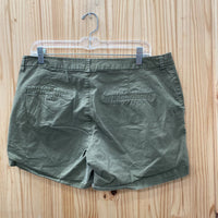 WOMENS OLD NAVY OLIVE GREEN SHORTS 12