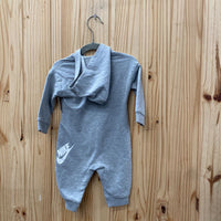 BOYS NIKE ROMPER GREY/WHITE 6/9M
