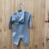 BOYS NIKE ROMPER GREY/WHITE 6/9M