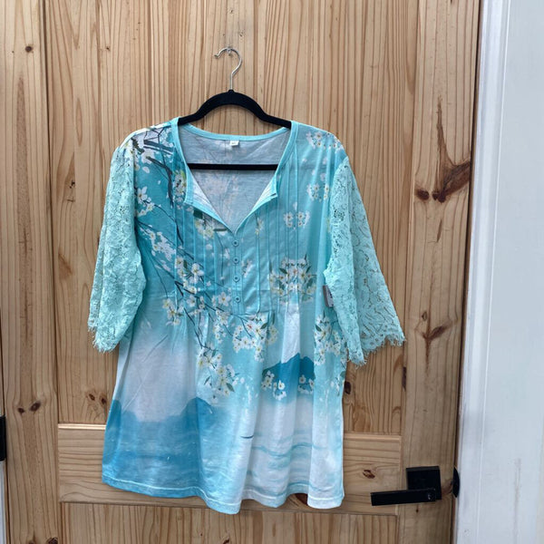 WOMENS KY BLUE CASUAL TOP W/FLOWERS XXL