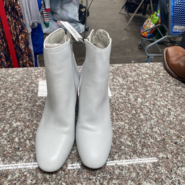 WOMENS CHINE LAUNDRY WHITE BOOTS 8 NEW