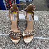 WOMENS STEVE MADDEN GOLD HEELS W/PEARLS 9 NEW