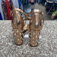 WOMENS STEVE MADDEN GOLD HEELS W/PEARLS 9 NEW