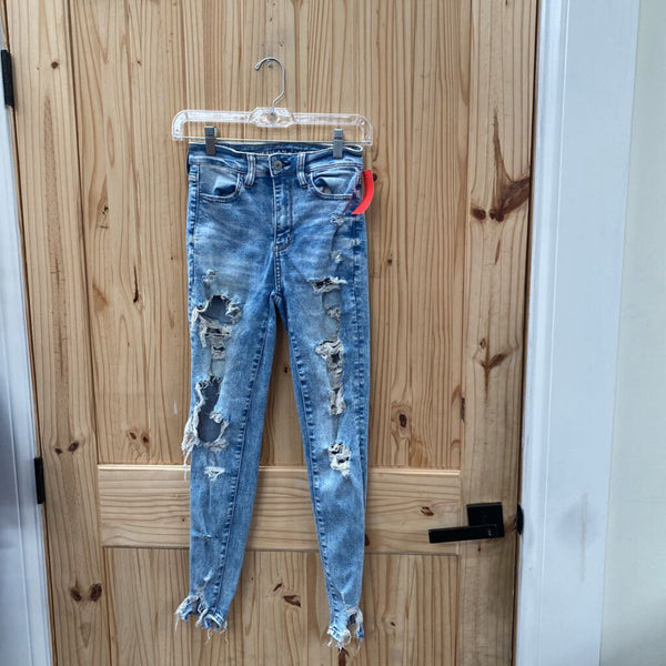 WOMENS AMERICAN EAGLE DENIM DIST. JEANS 0 SHORT