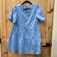 WOMENS NEW IN SKY BLUE CASUAL TOP M NWT