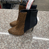 WOMENS WHITE HOUSE BLK MARKET LEOPARD/BLK HEEL BOOTS 7.5