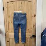 WOMENS BUCKLE BLACK DENIM DIST. JEANS 27