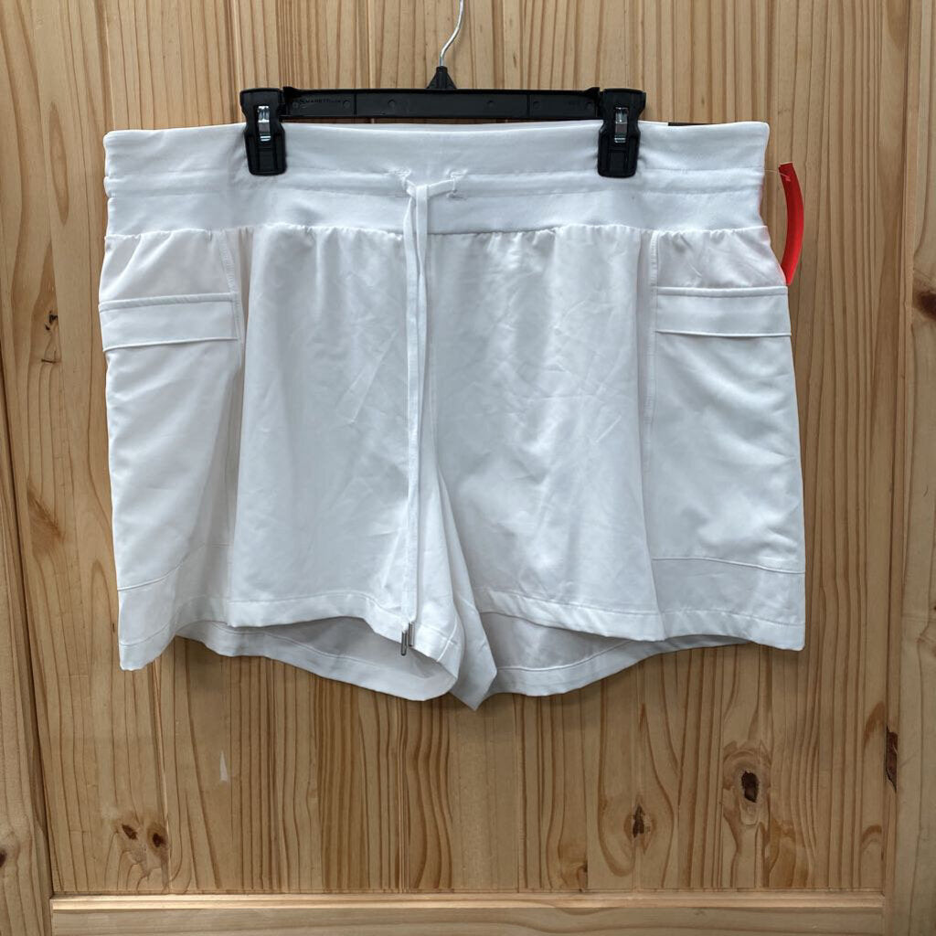 WOMENS CALIA WHITE SHORTS XXL NWT